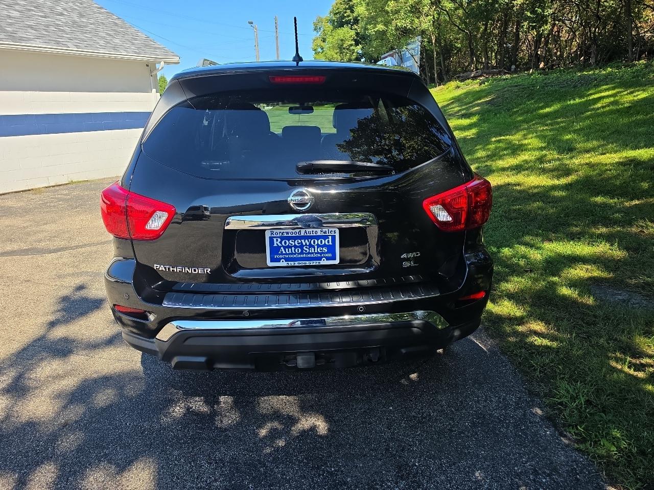 Nissan Pathfinder 4x4 SL 2017