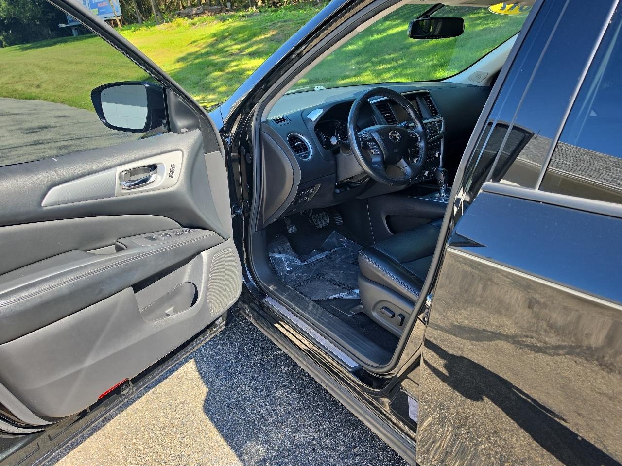 Nissan Pathfinder 4x4 SL 2017