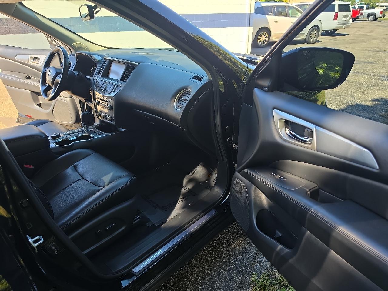 Nissan Pathfinder 4x4 SL 2017