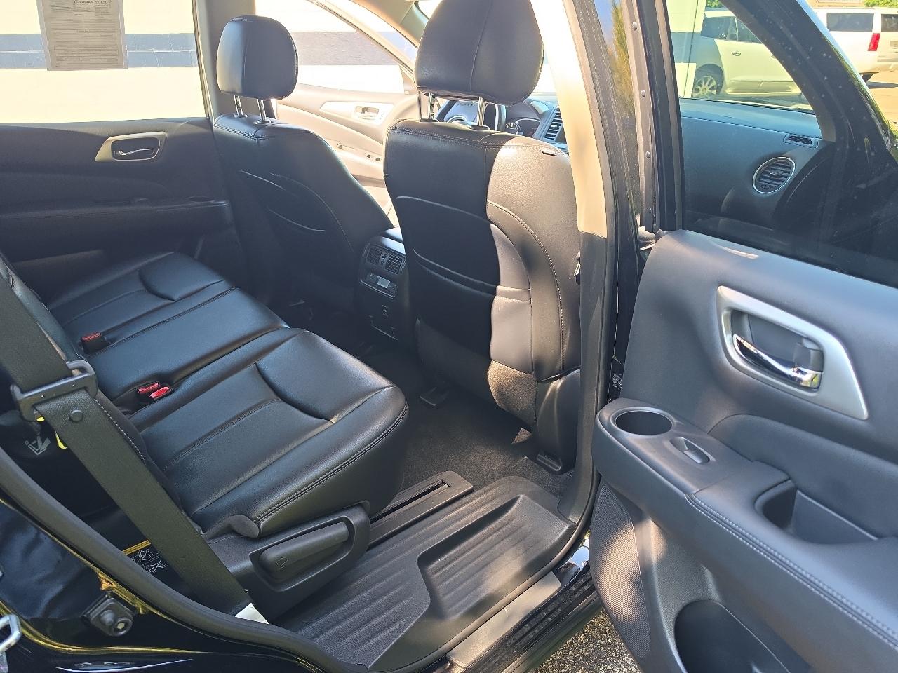 Nissan Pathfinder 4x4 SL 2017