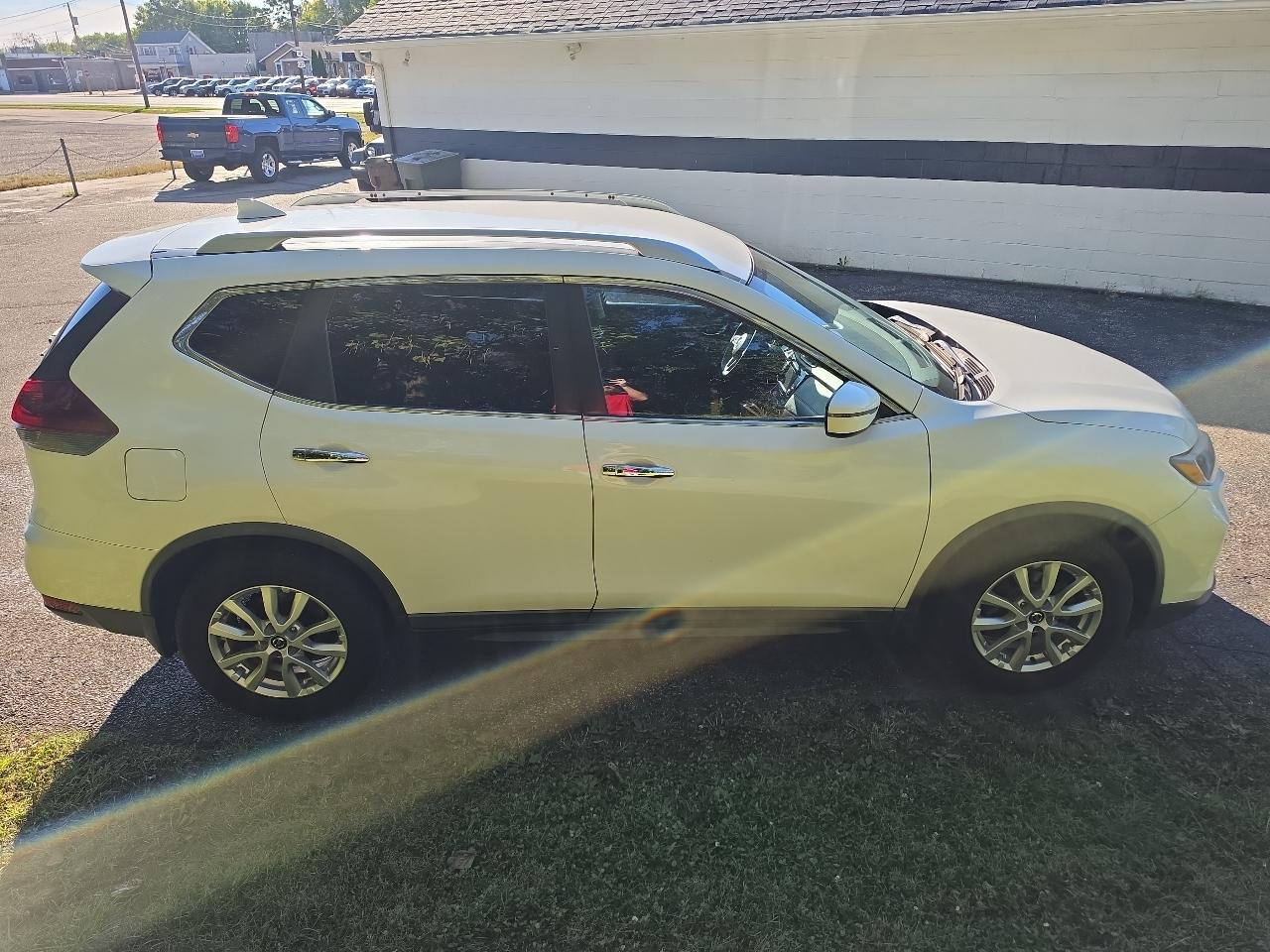 Nissan Rogue FWD SV 2020