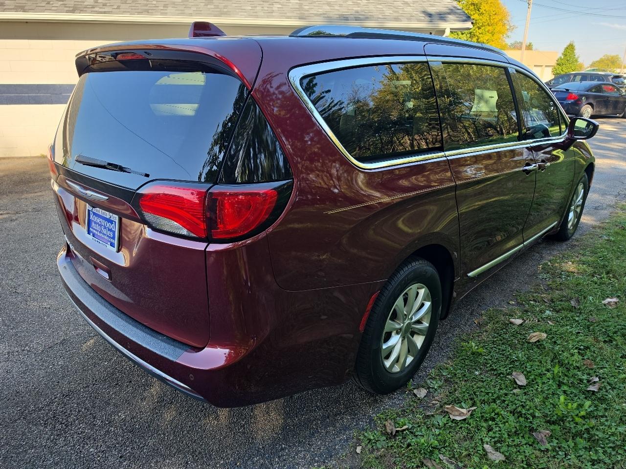 Chrysler Pacifica Touring L FWD 2018