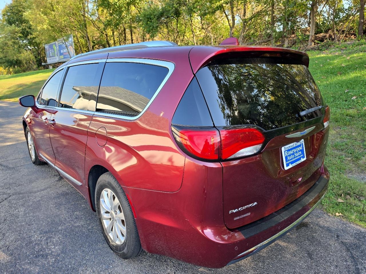 Chrysler Pacifica Touring L FWD 2018
