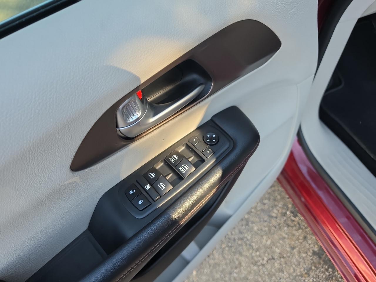 Chrysler Pacifica Touring L FWD 2018