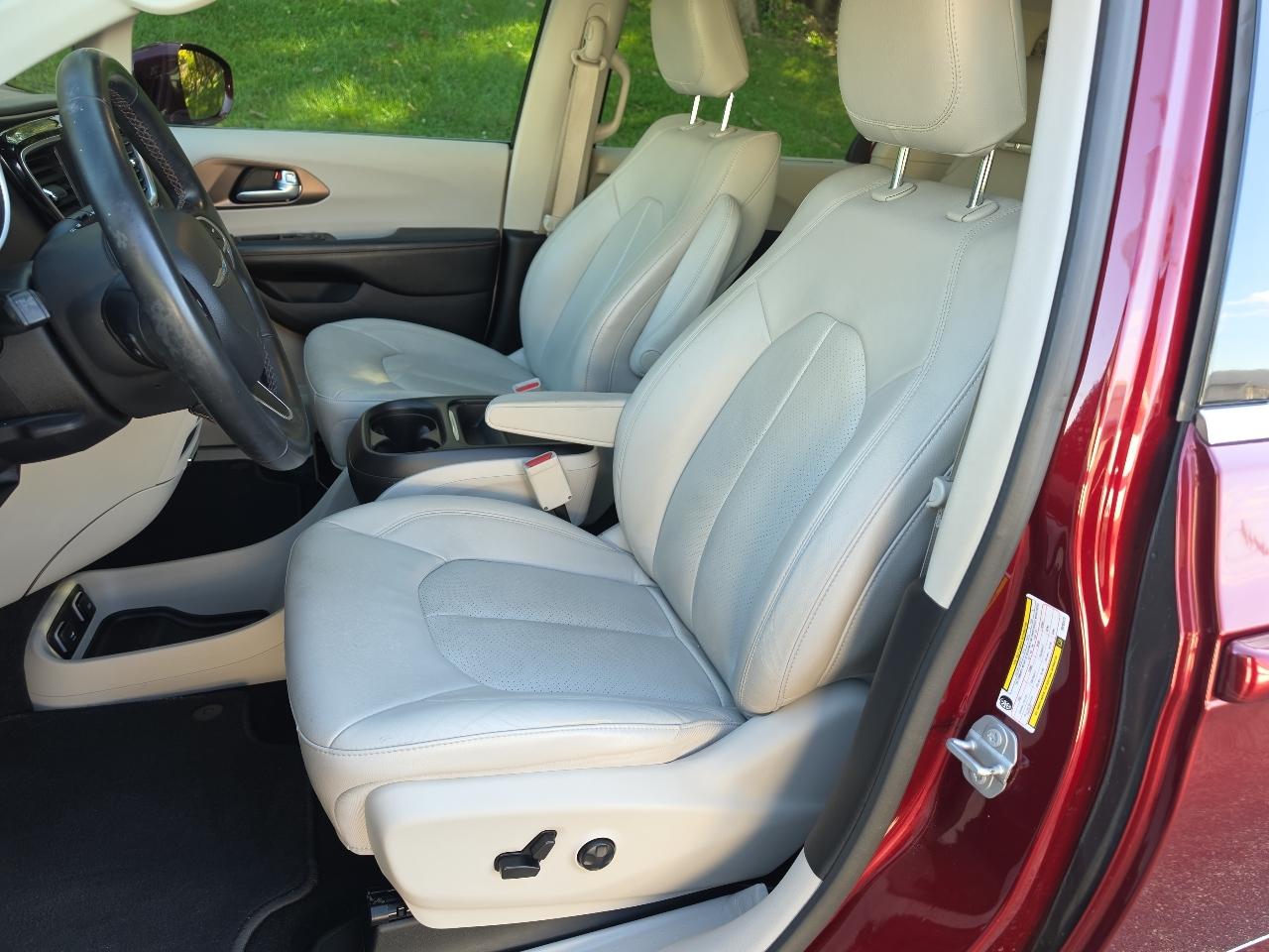 Chrysler Pacifica Touring L FWD 2018