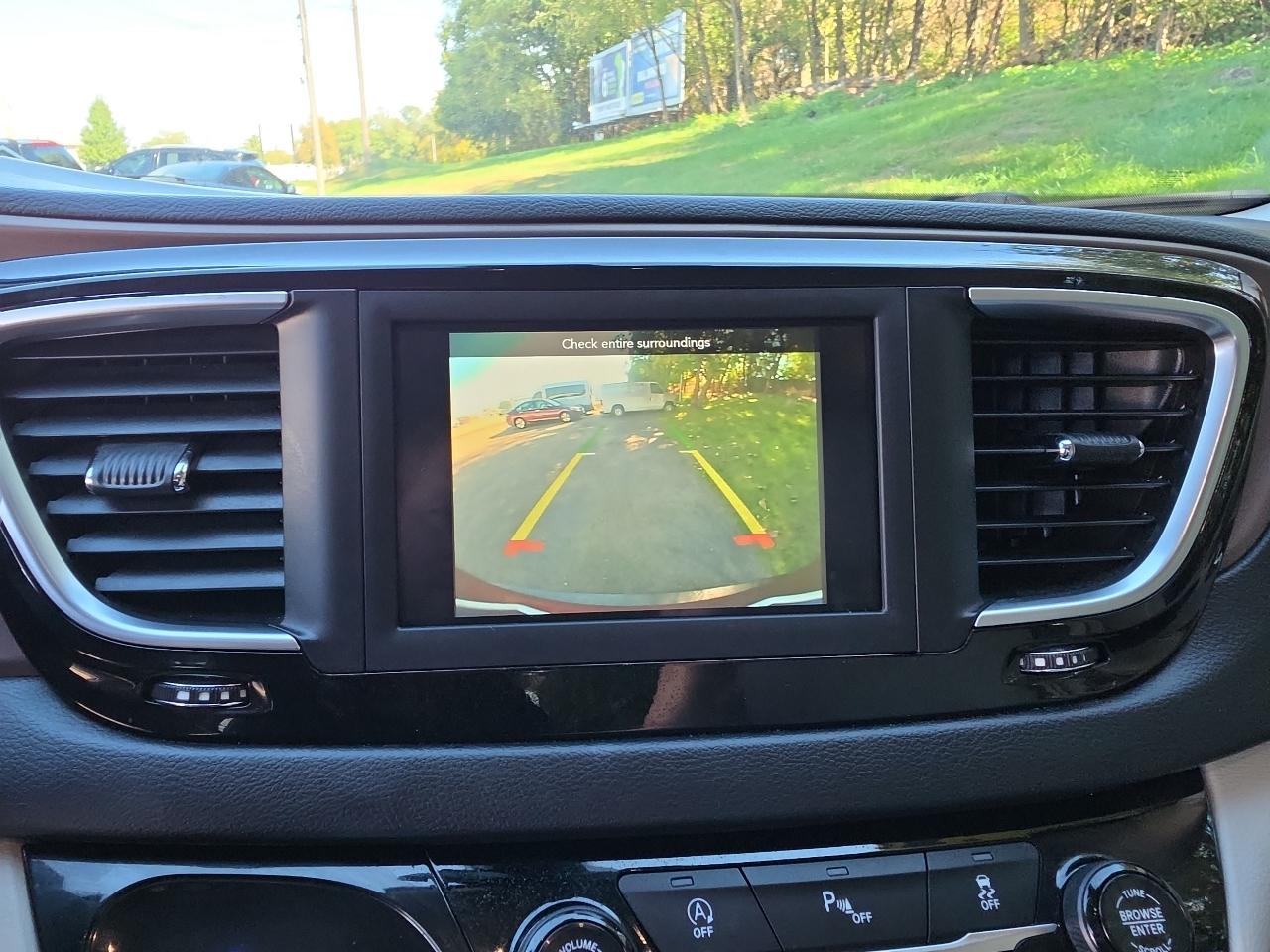 Chrysler Pacifica Touring L FWD 2018