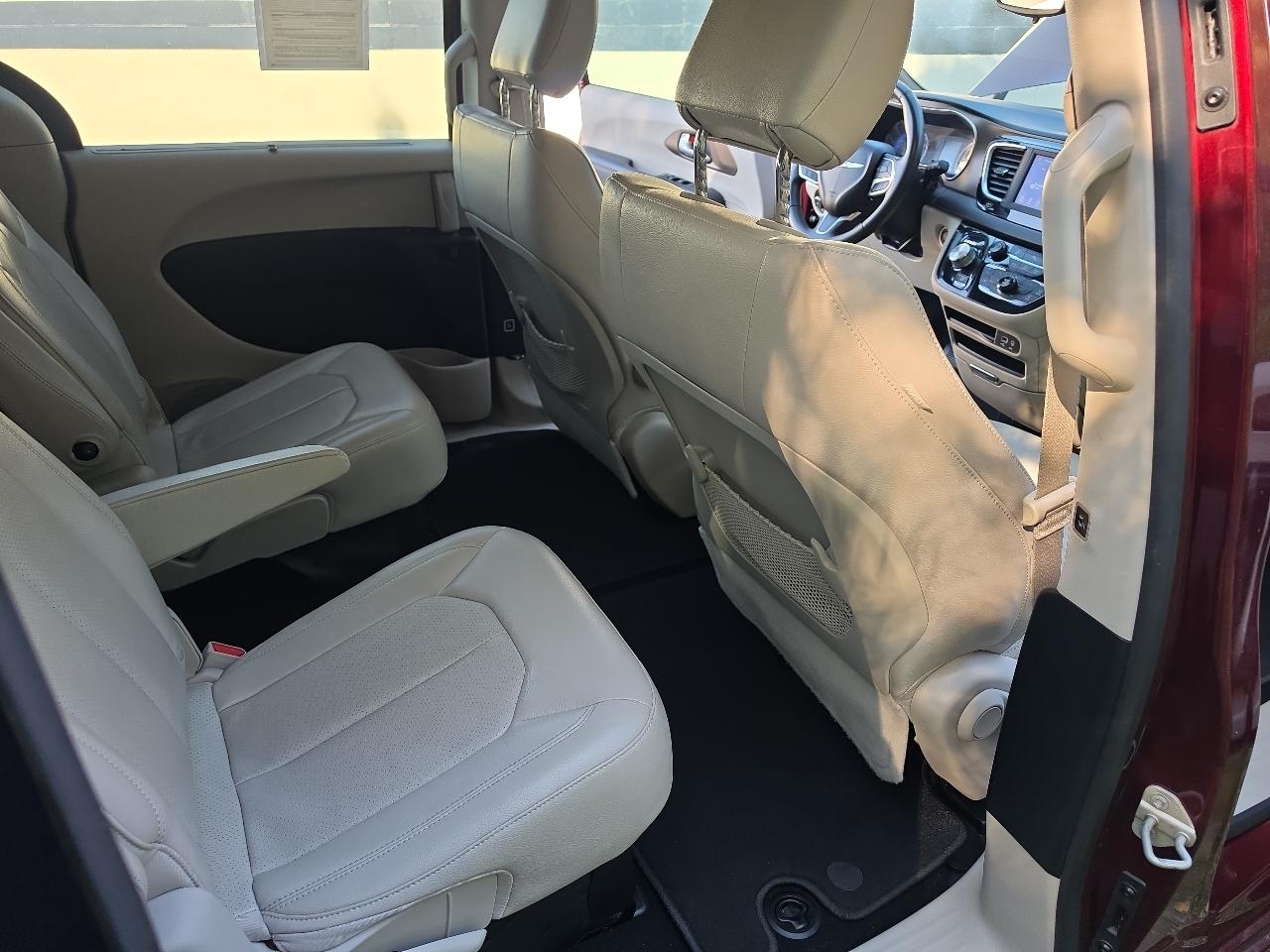 Chrysler Pacifica Touring L FWD 2018