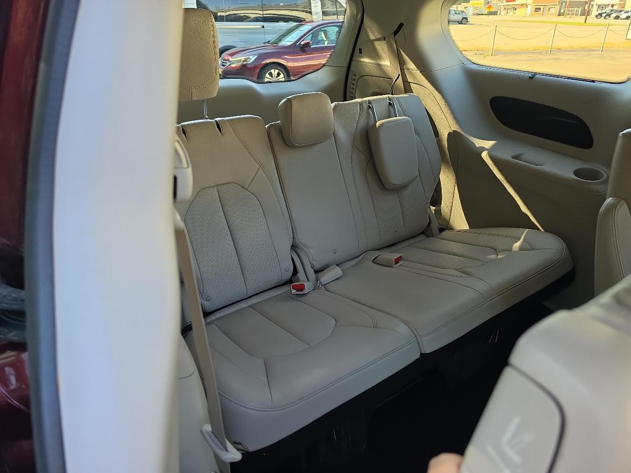 Chrysler Pacifica Touring L FWD 2018