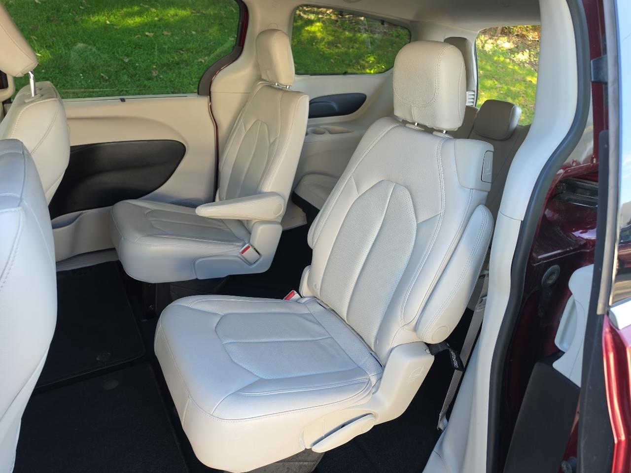 Chrysler Pacifica Touring L FWD 2018