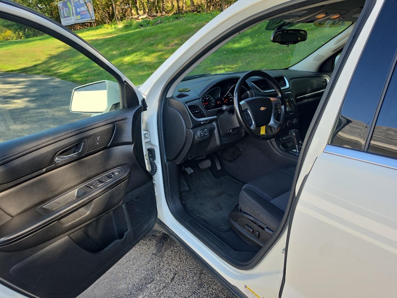 Chevrolet Traverse AWD 4dr LT w/1LT 2015
