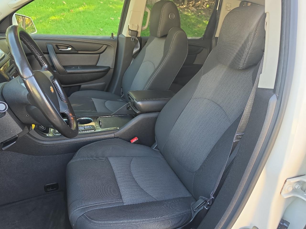 Chevrolet Traverse AWD 4dr LT w/1LT 2015