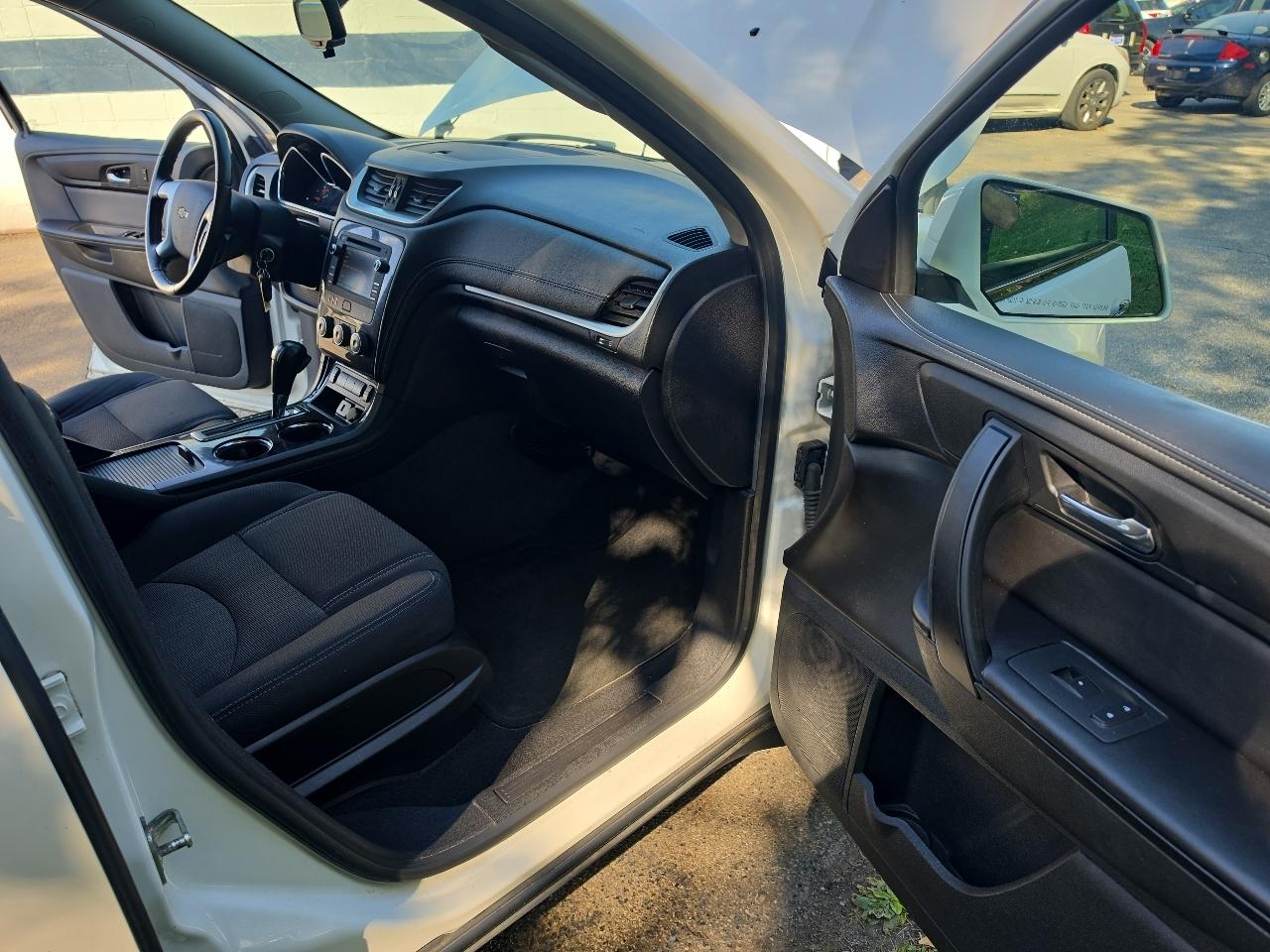 Chevrolet Traverse AWD 4dr LT w/1LT 2015