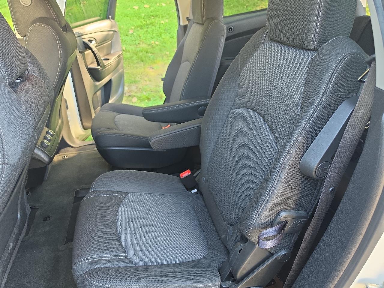Chevrolet Traverse AWD 4dr LT w/1LT 2015