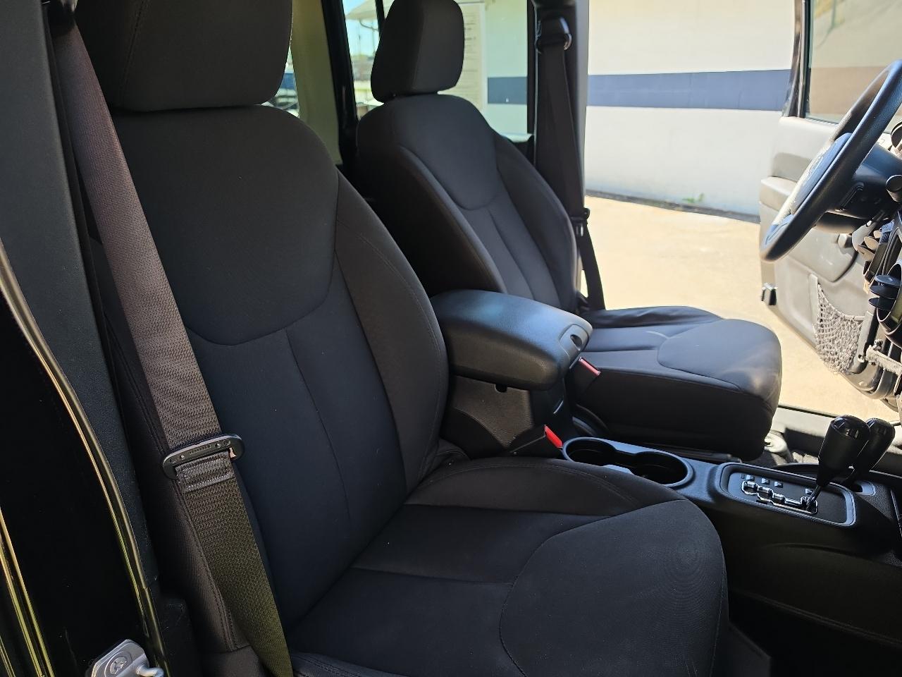 Jeep Wrangler Unlimited 4WD 4dr Sport 2014