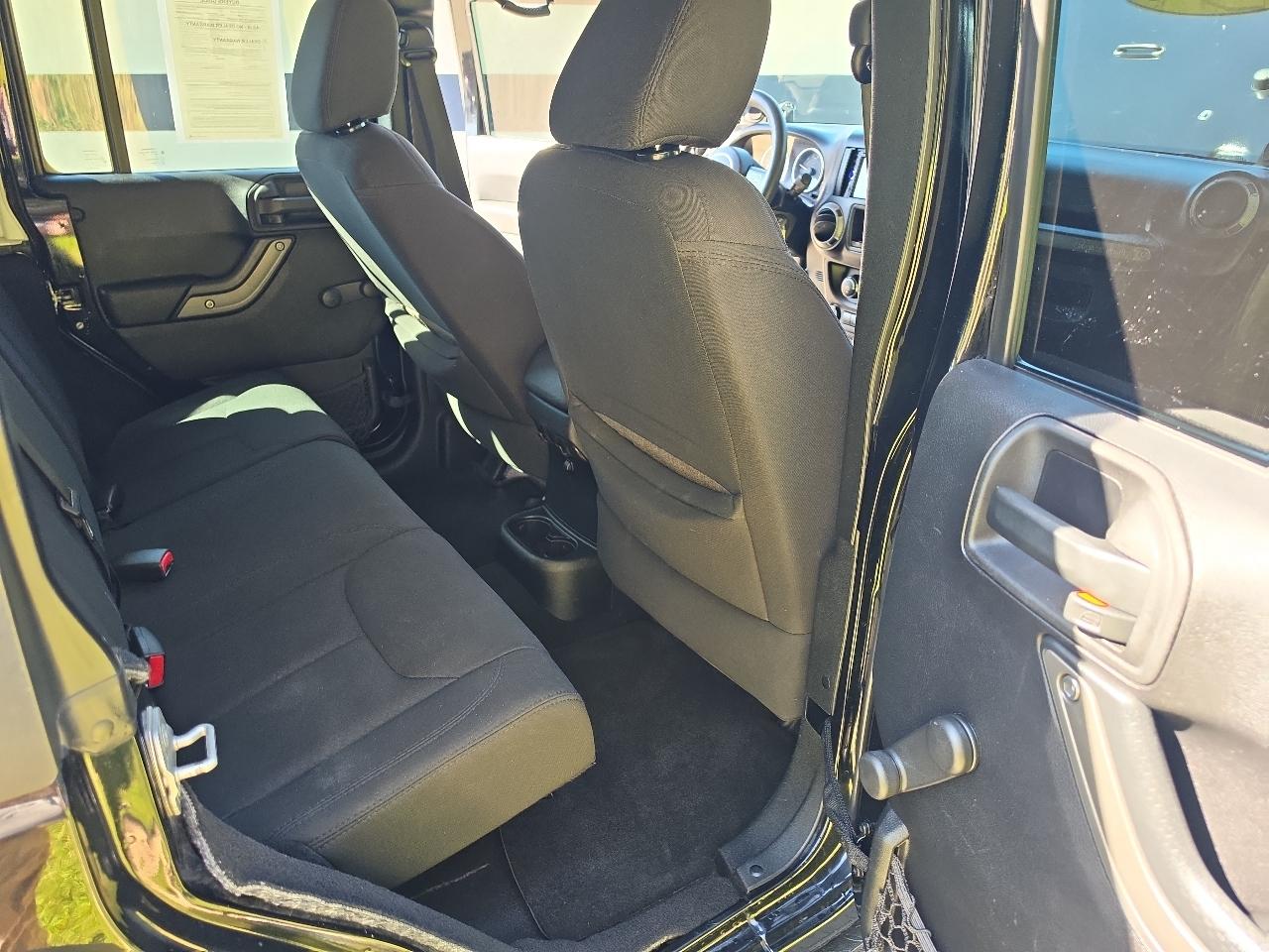 Jeep Wrangler Unlimited 4WD 4dr Sport 2014