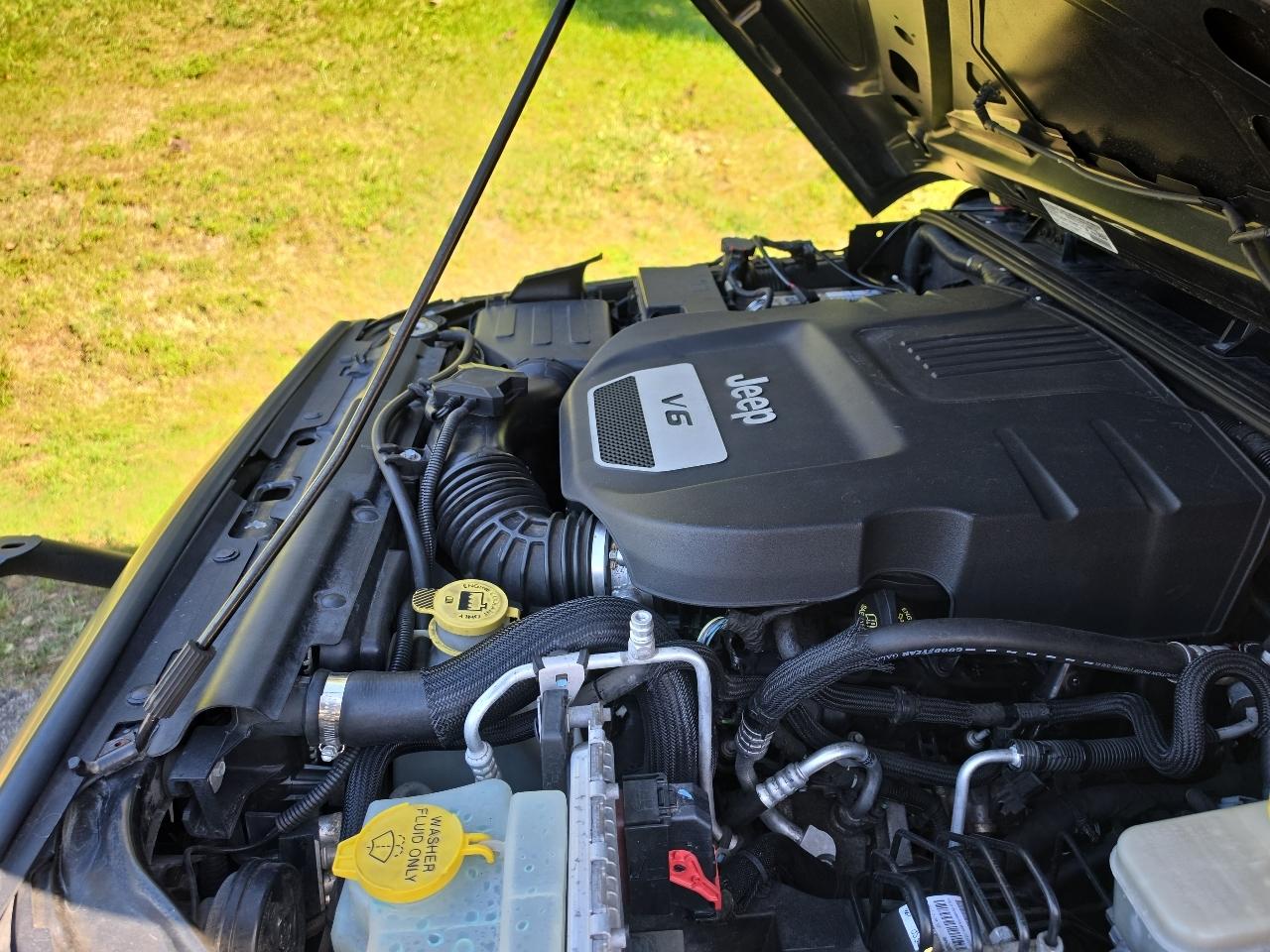 Jeep Wrangler Unlimited 4WD 4dr Sport 2014