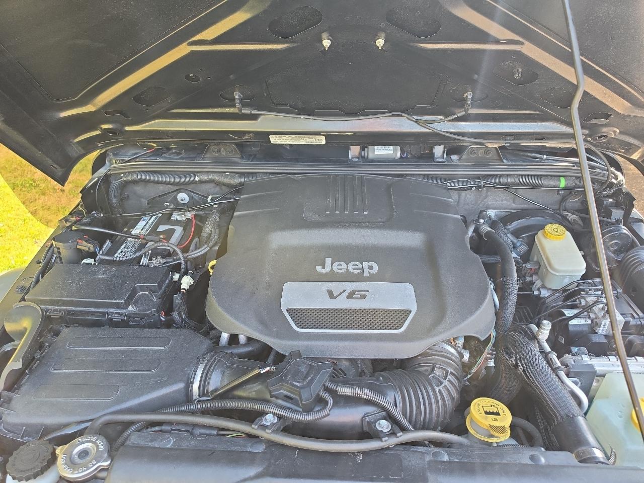 Jeep Wrangler Unlimited 4WD 4dr Sport 2014