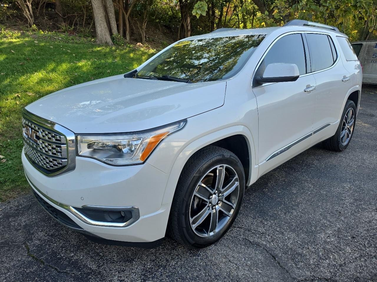 GMC Acadia FWD 4dr Denali 2017