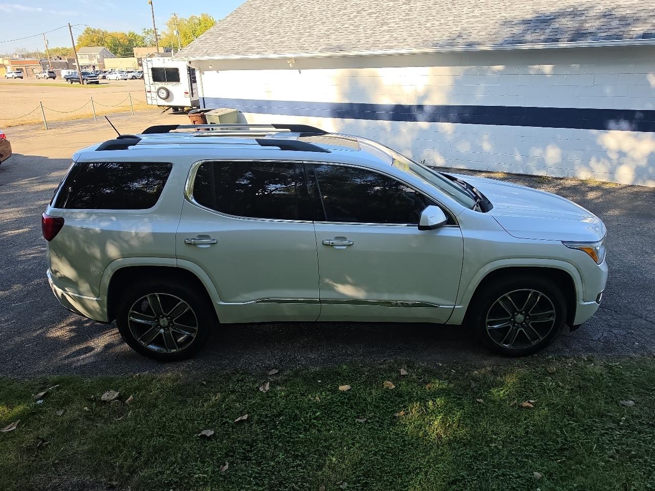 GMC Acadia FWD 4dr Denali 2017