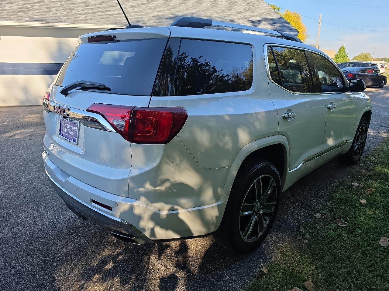 GMC Acadia FWD 4dr Denali 2017