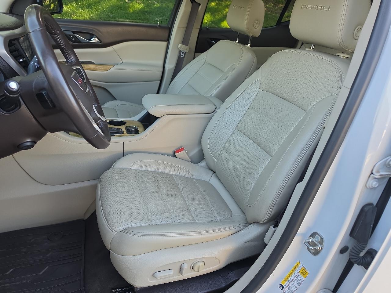 GMC Acadia FWD 4dr Denali 2017