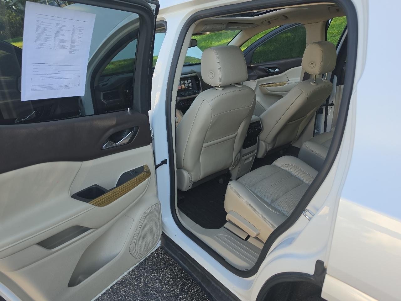 GMC Acadia FWD 4dr Denali 2017