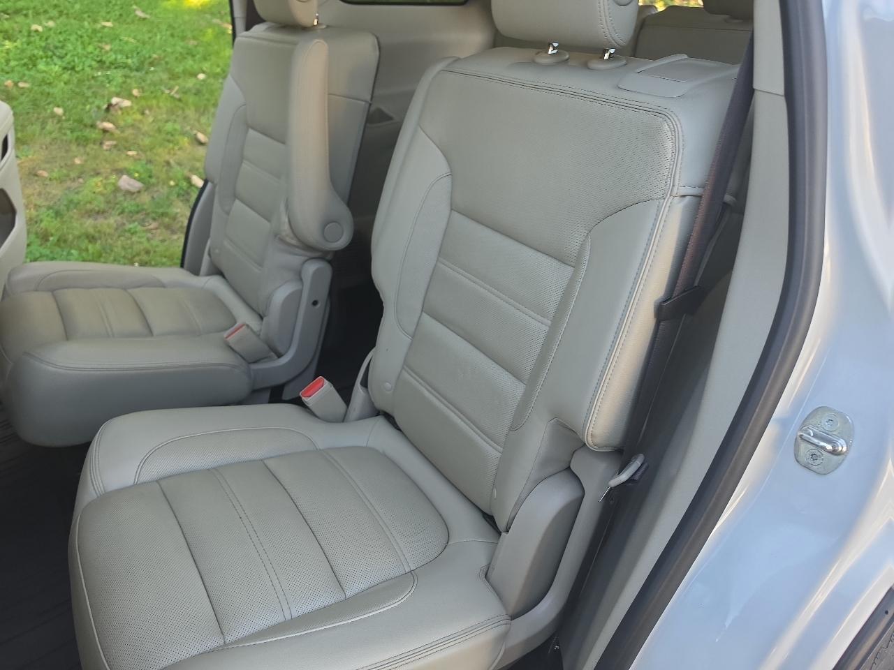 GMC Acadia FWD 4dr Denali 2017