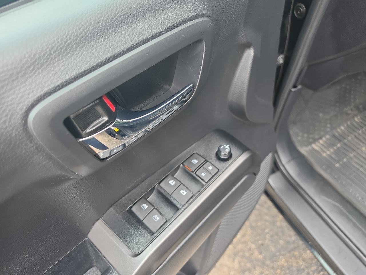 Toyota Tacoma 4WD SR Double Cab 5' Bed V6 AT (Natl) 2023