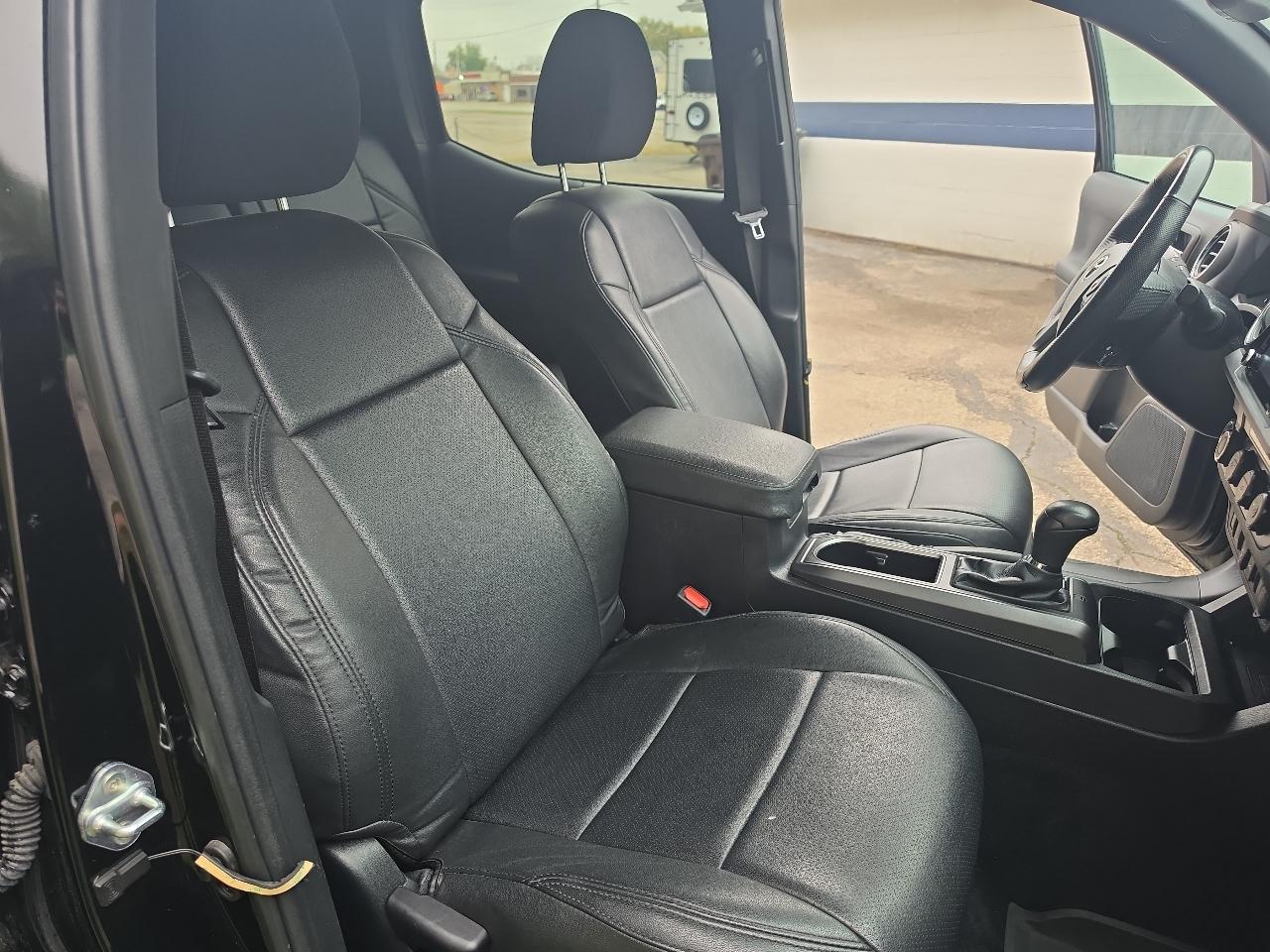 Toyota Tacoma 4WD SR Double Cab 5' Bed V6 AT (Natl) 2023