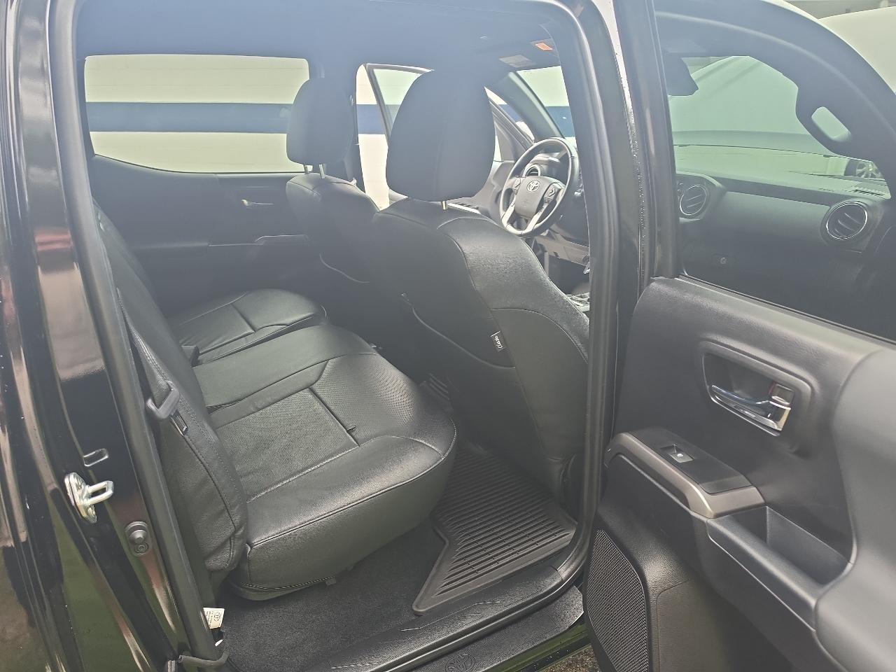 Toyota Tacoma 4WD SR Double Cab 5' Bed V6 AT (Natl) 2023