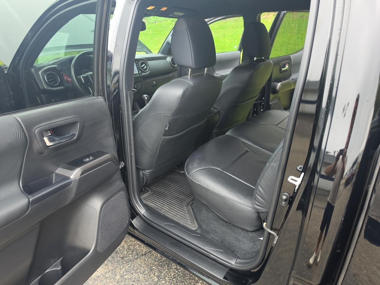Toyota Tacoma 4WD SR Double Cab 5' Bed V6 AT (Natl) 2023