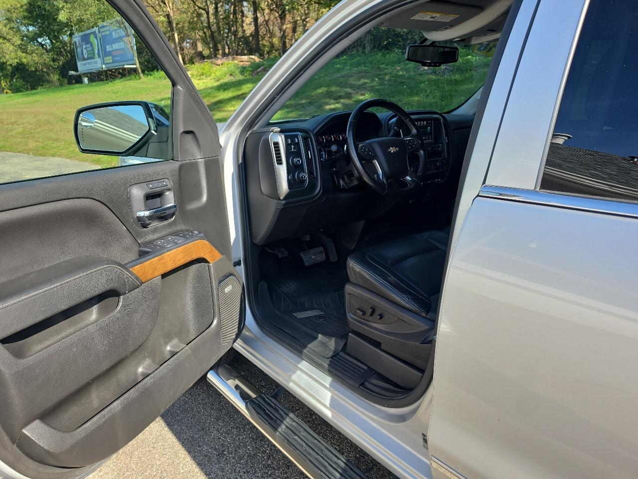 Chevrolet Silverado 1500 4WD Crew Cab 143.5" LTZ w/1LZ 2018