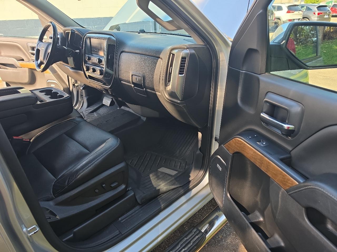 Chevrolet Silverado 1500 4WD Crew Cab 143.5" LTZ w/1LZ 2018