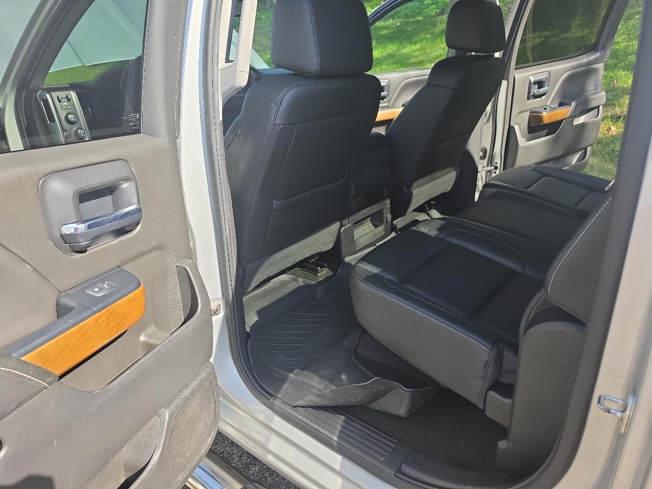 Chevrolet Silverado 1500 4WD Crew Cab 143.5" LTZ w/1LZ 2018