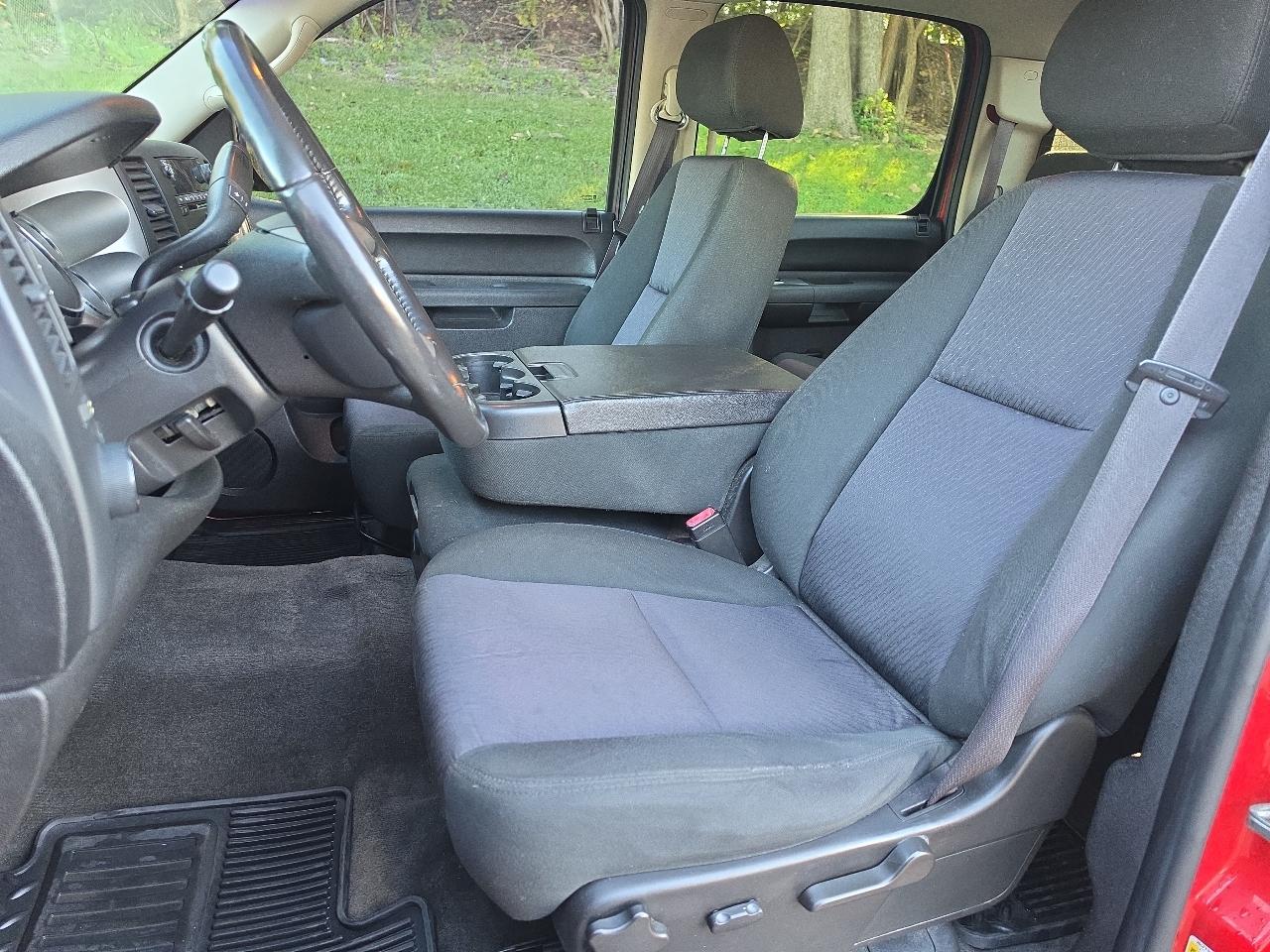 Chevrolet Silverado 1500 4WD Crew Cab 143.5" LT 2012