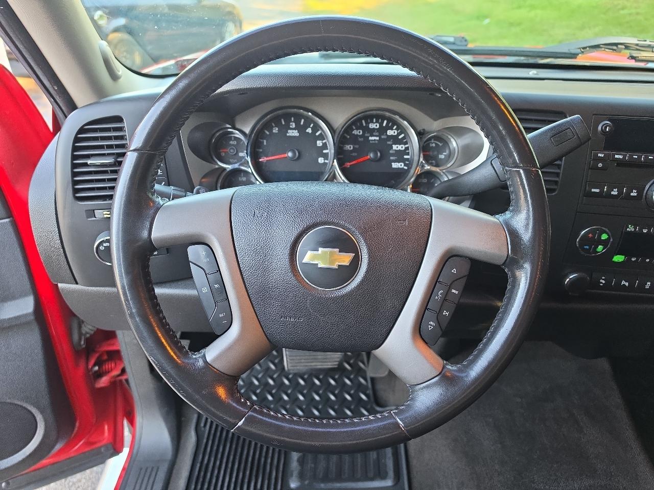 Chevrolet Silverado 1500 4WD Crew Cab 143.5" LT 2012