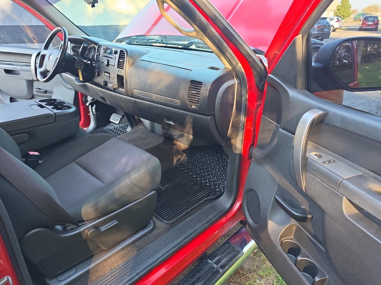 Chevrolet Silverado 1500 4WD Crew Cab 143.5" LT 2012