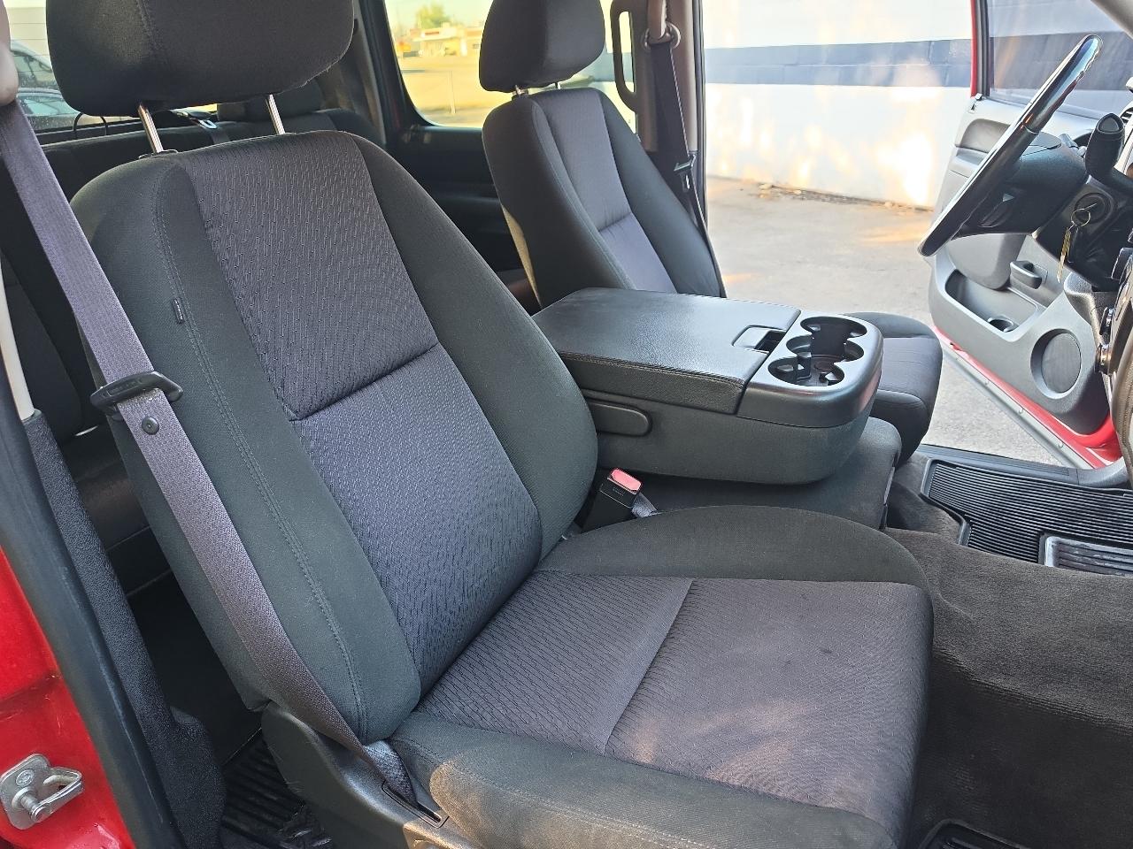 Chevrolet Silverado 1500 4WD Crew Cab 143.5" LT 2012
