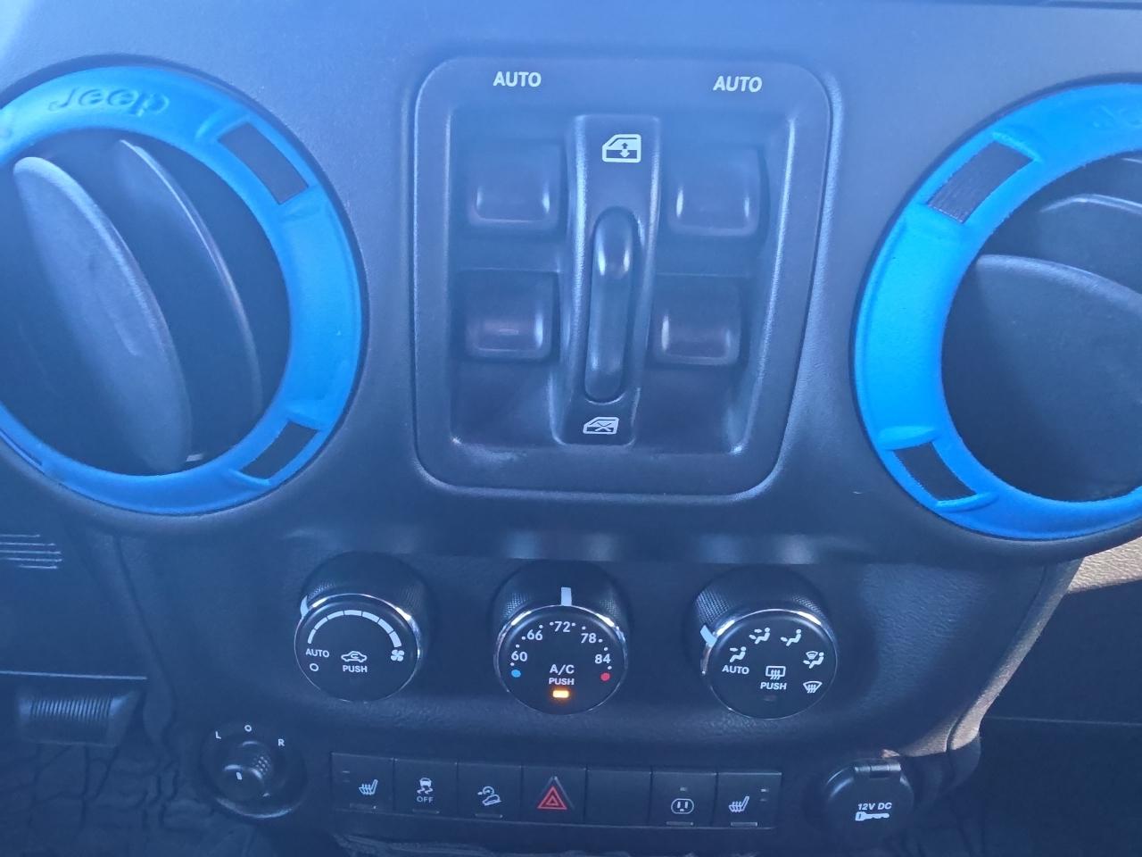 Jeep Wrangler Unlimited 4WD 4dr Sahara 2015