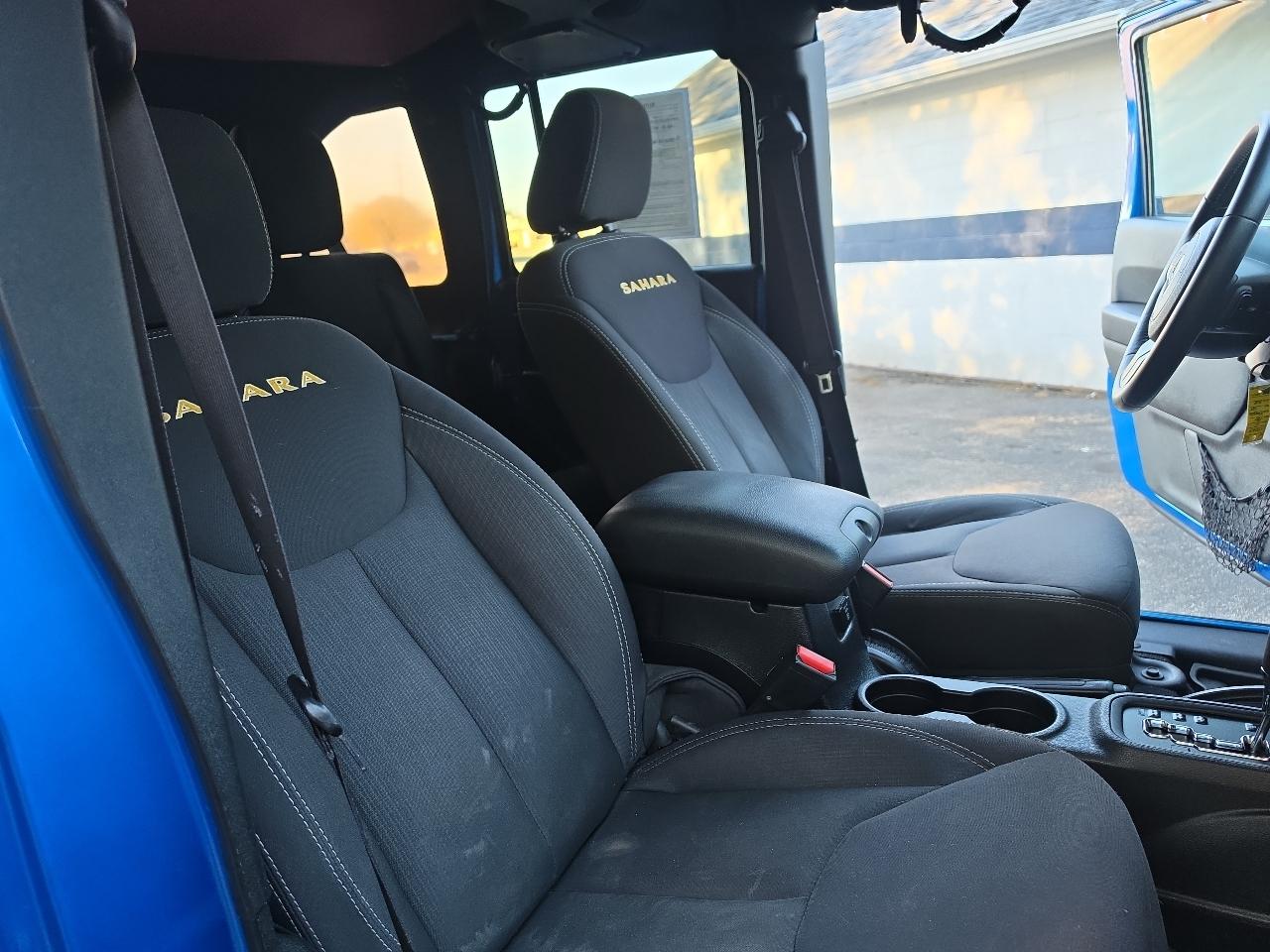 Jeep Wrangler Unlimited 4WD 4dr Sahara 2015