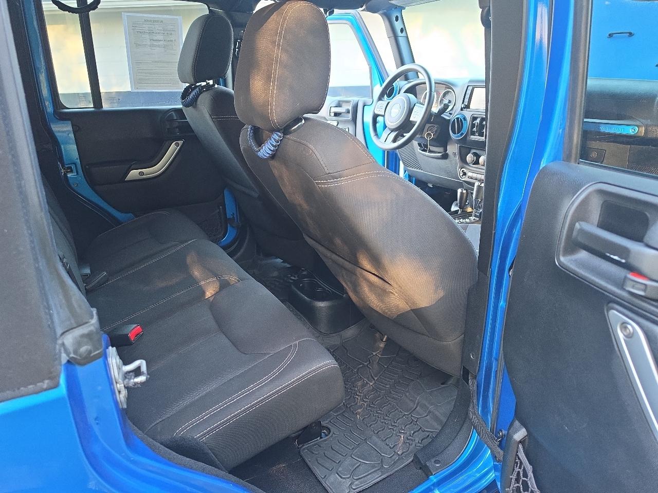 Jeep Wrangler Unlimited 4WD 4dr Sahara 2015
