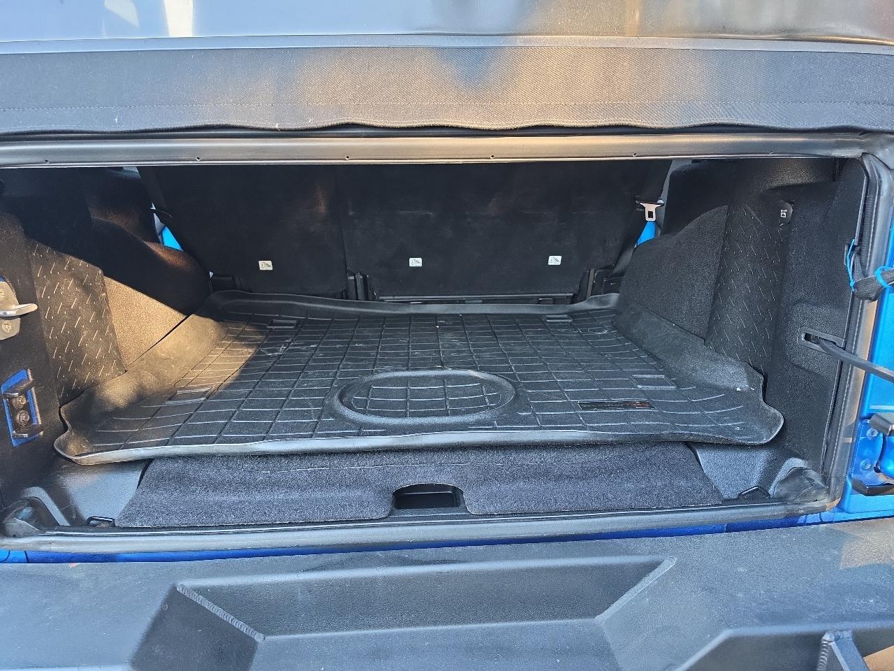 Jeep Wrangler Unlimited 4WD 4dr Sahara 2015