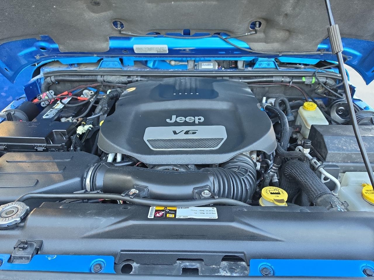 Jeep Wrangler Unlimited 4WD 4dr Sahara 2015