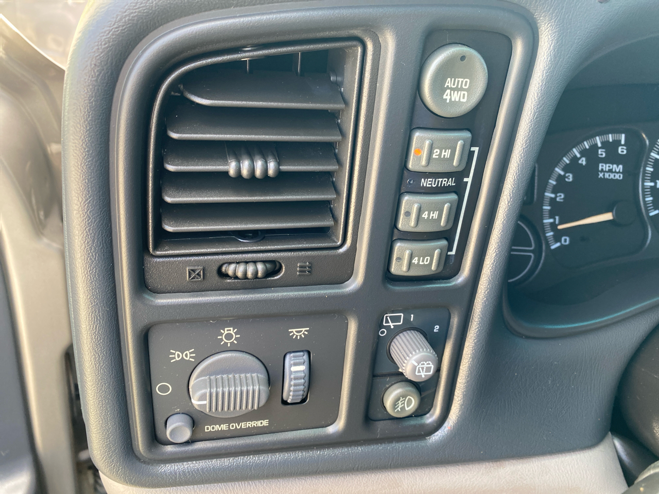 Chevrolet Suburban 1500 4WD 2002 Chevrolet Suburban 1500 4WD 2002