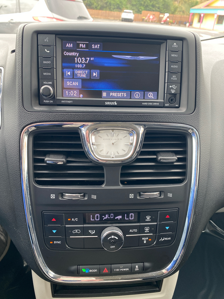 Chrysler Town & Country Touring 2013 Chrysler Town & Country Touring 2013