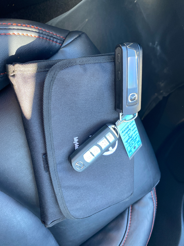 Mazda MAZDA3 I Grand Touring AT 4-Door 2014 Mazda MAZDA3 I Grand Touring AT 4-Door 2014