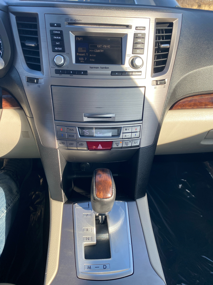 Subaru Legacy 2.5i Limited 2013