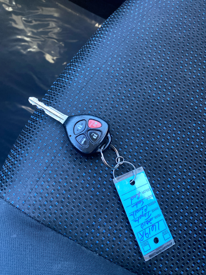 Toyota Corolla Base 5-Speed MT 2010