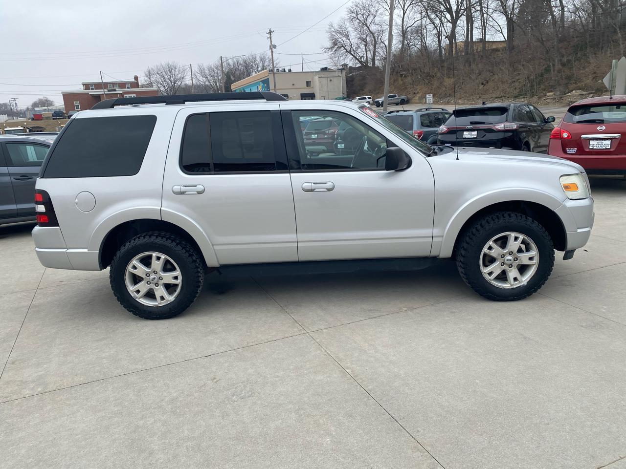 Ford Explorer XLT 4.0L 4WD 2010