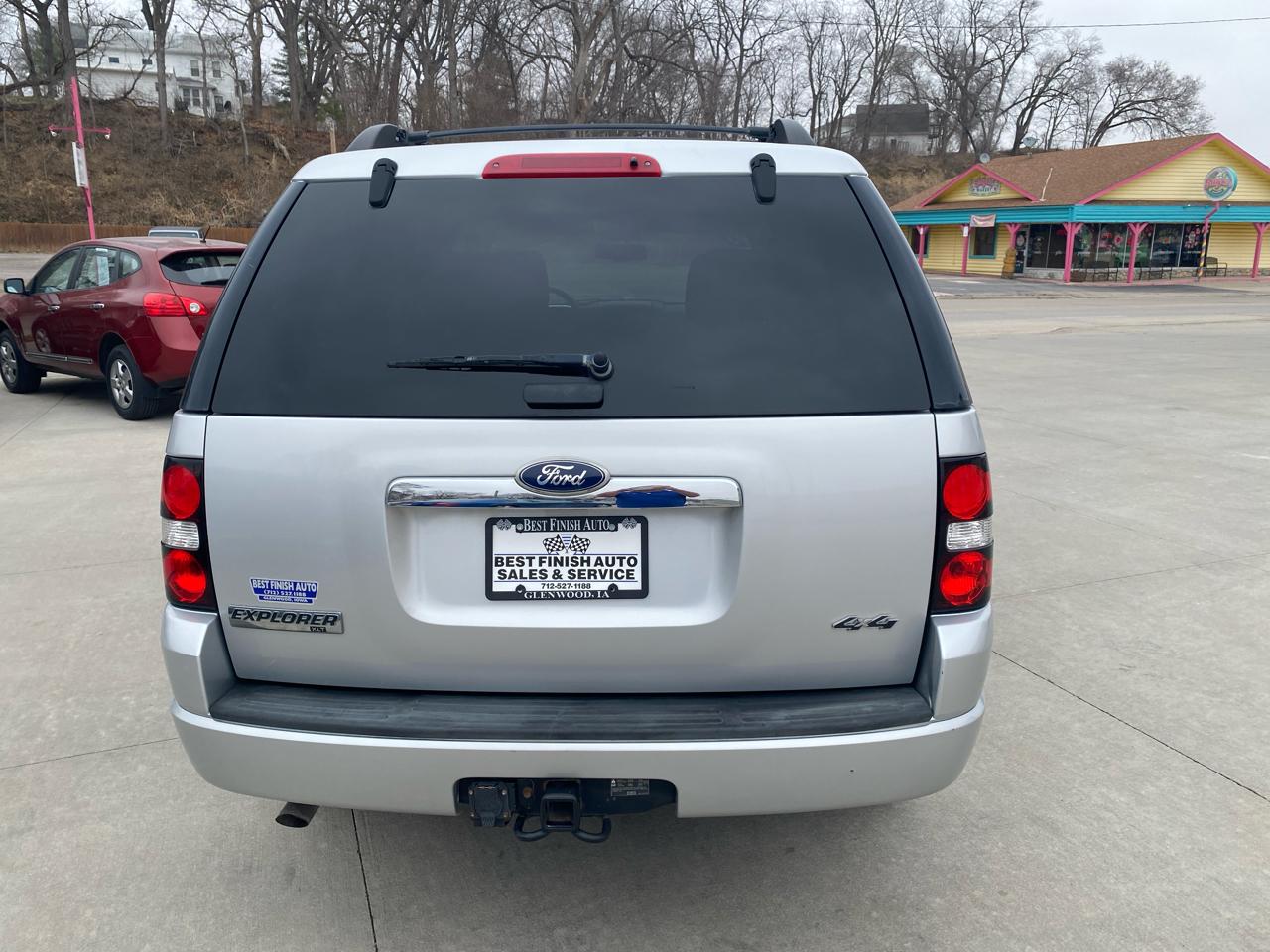 Ford Explorer XLT 4.0L 4WD 2010